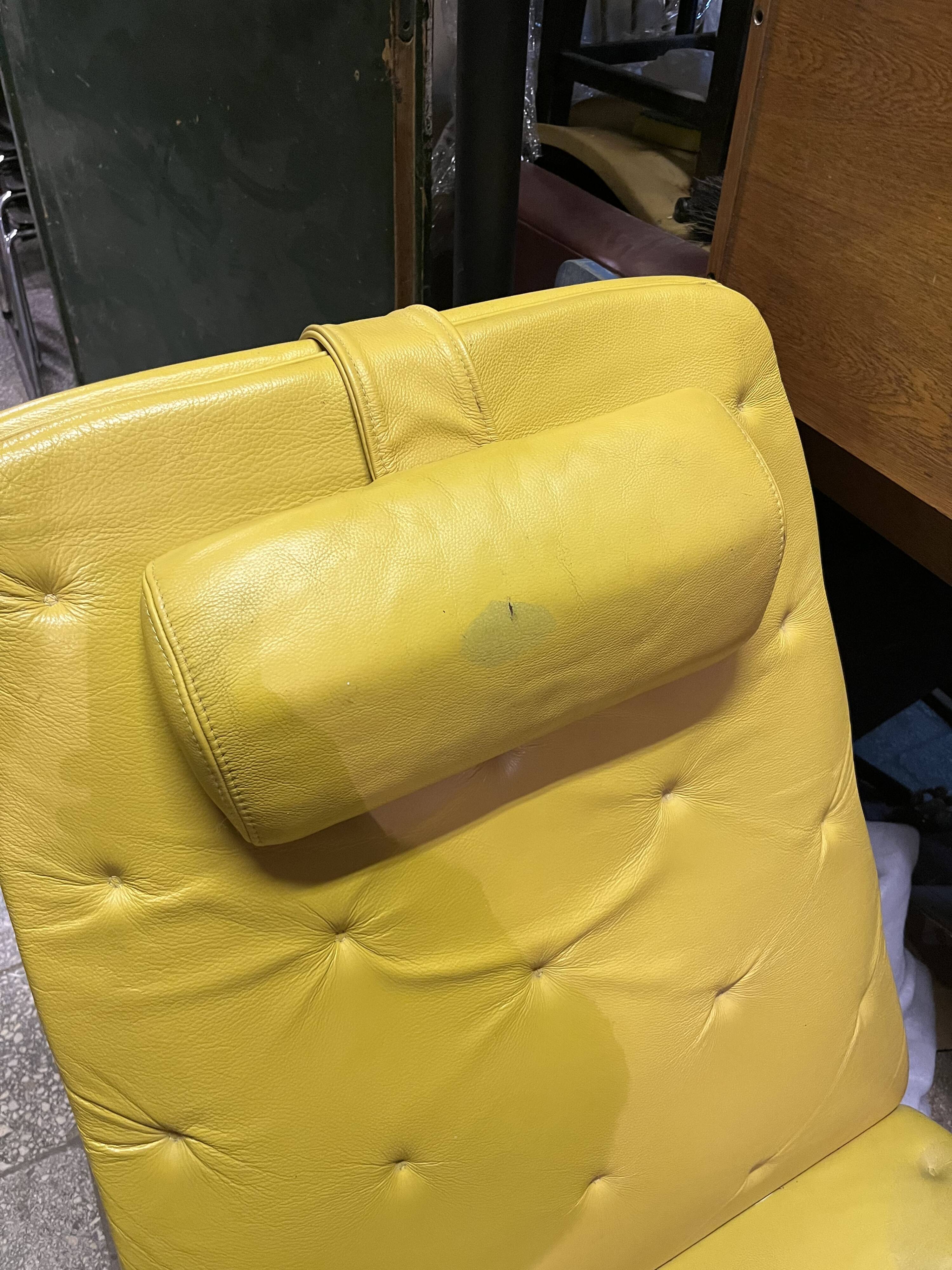 Mid Century / Modernist / Bauhaus Style  Chaise in yellow leather and chrom