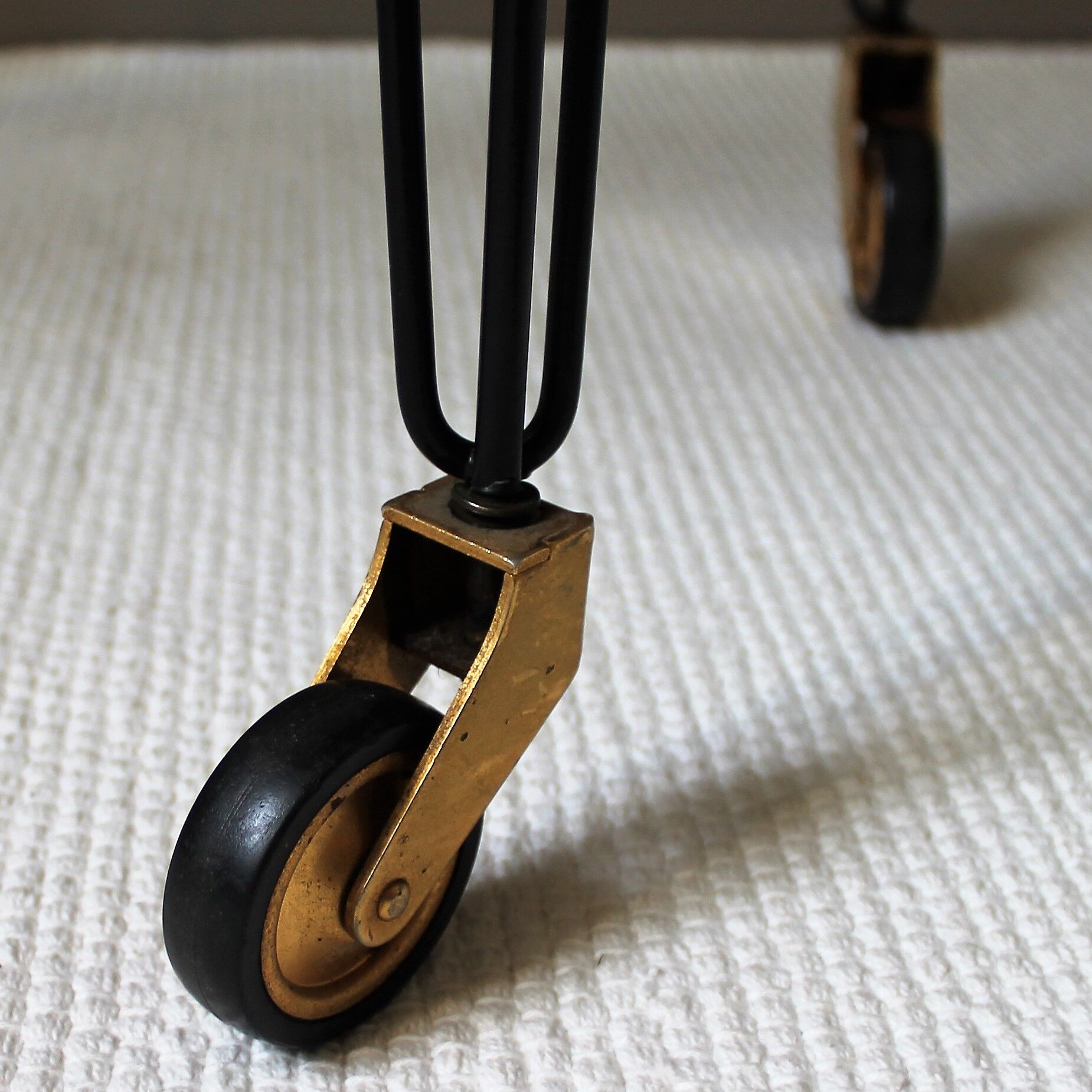 Extra vintage feet eiffel table