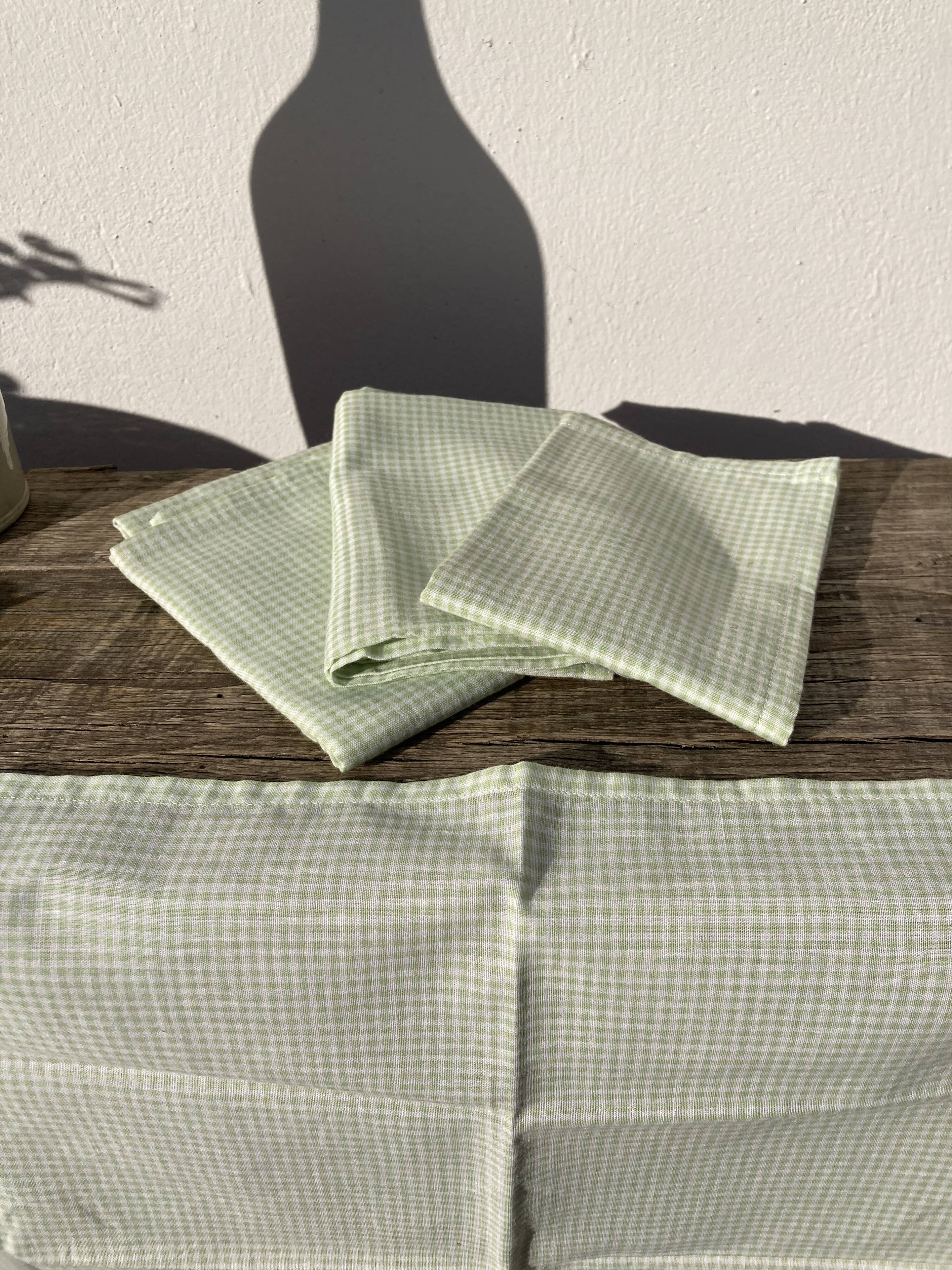 4 green rectangular napkins \u00e0 vintage tiles
