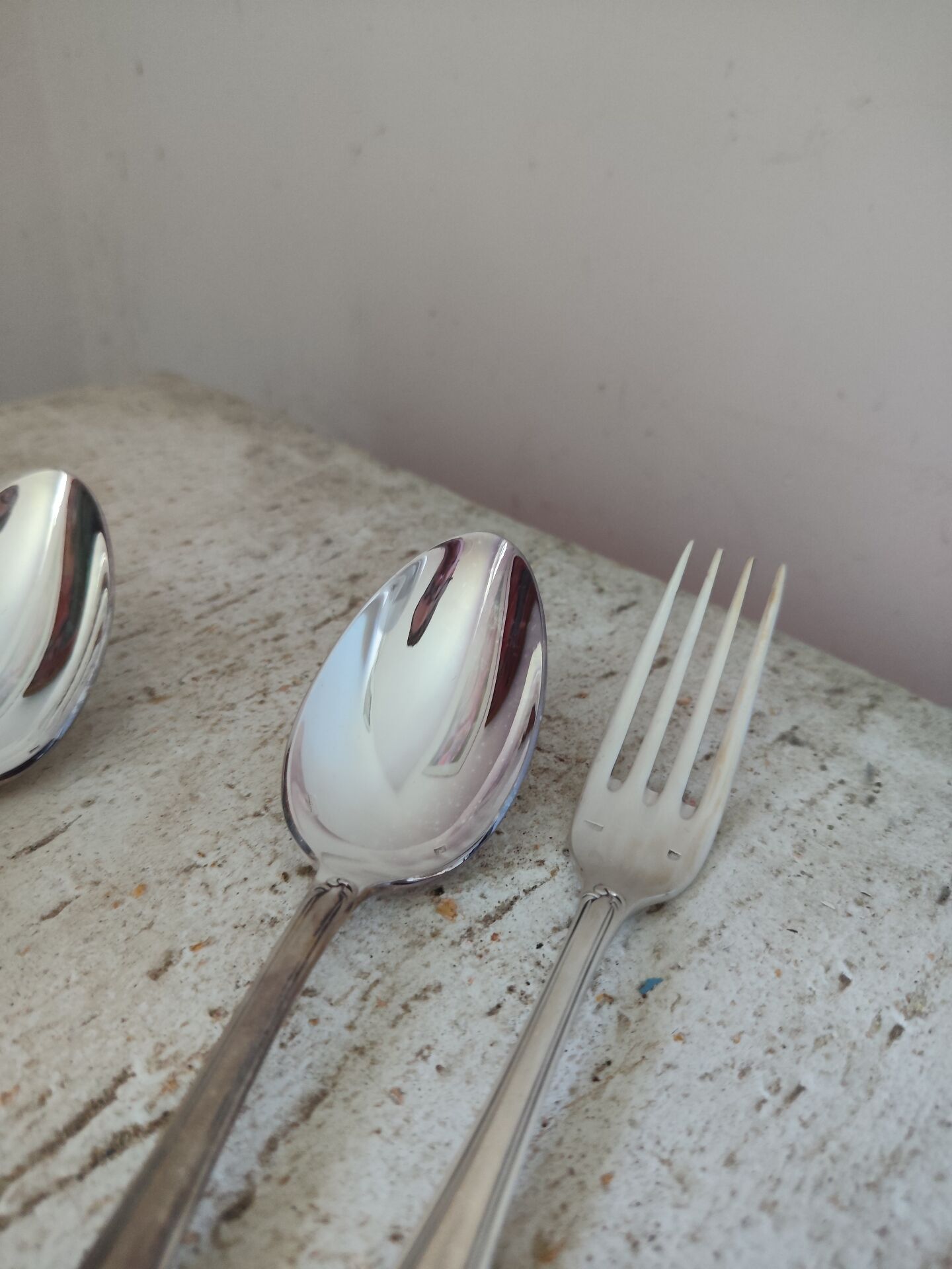 37-piece silver-plated cutlery set 84