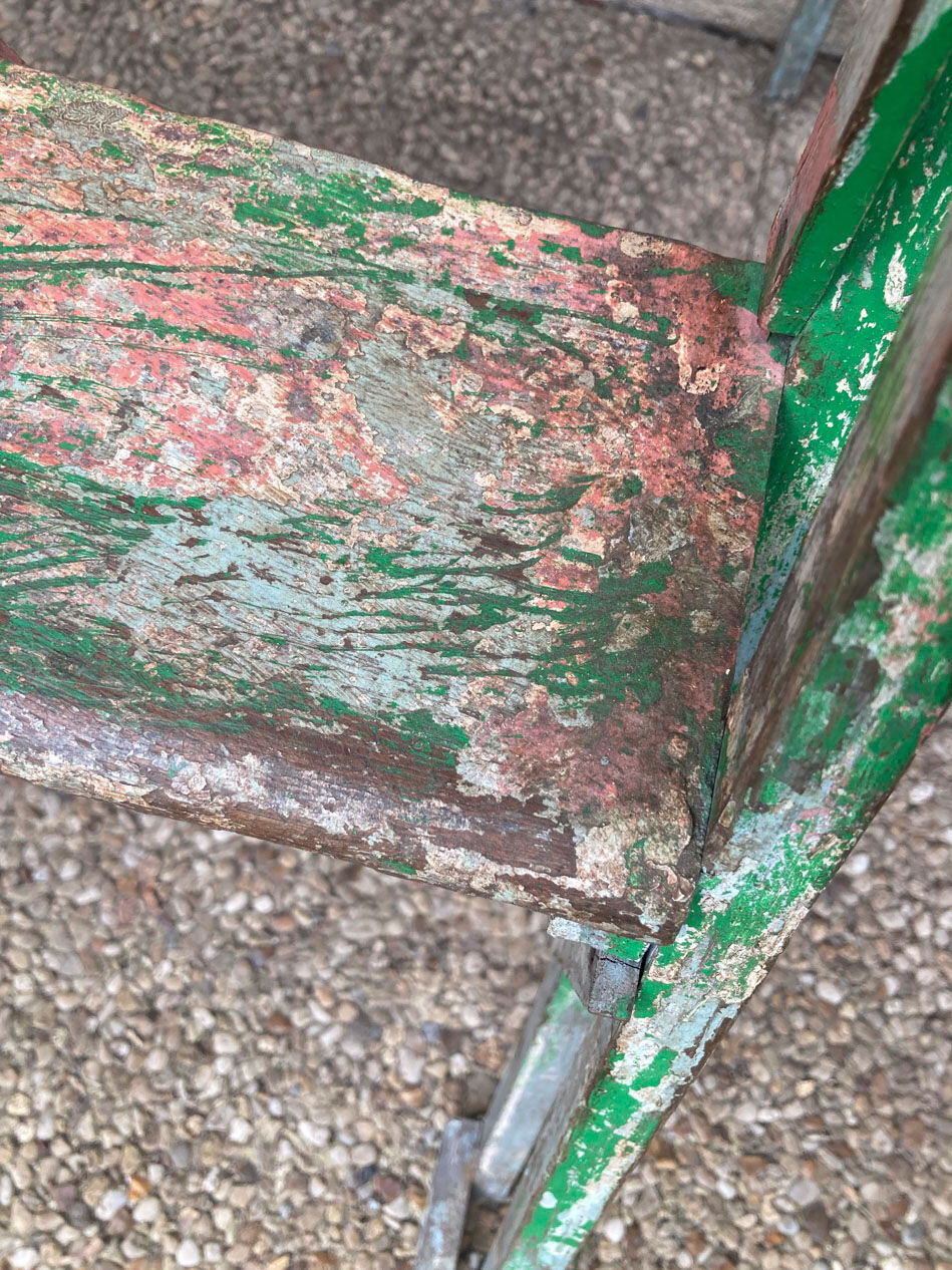 Escabeau d'artiste ancien patiné