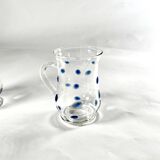 Tasses en verre à pois