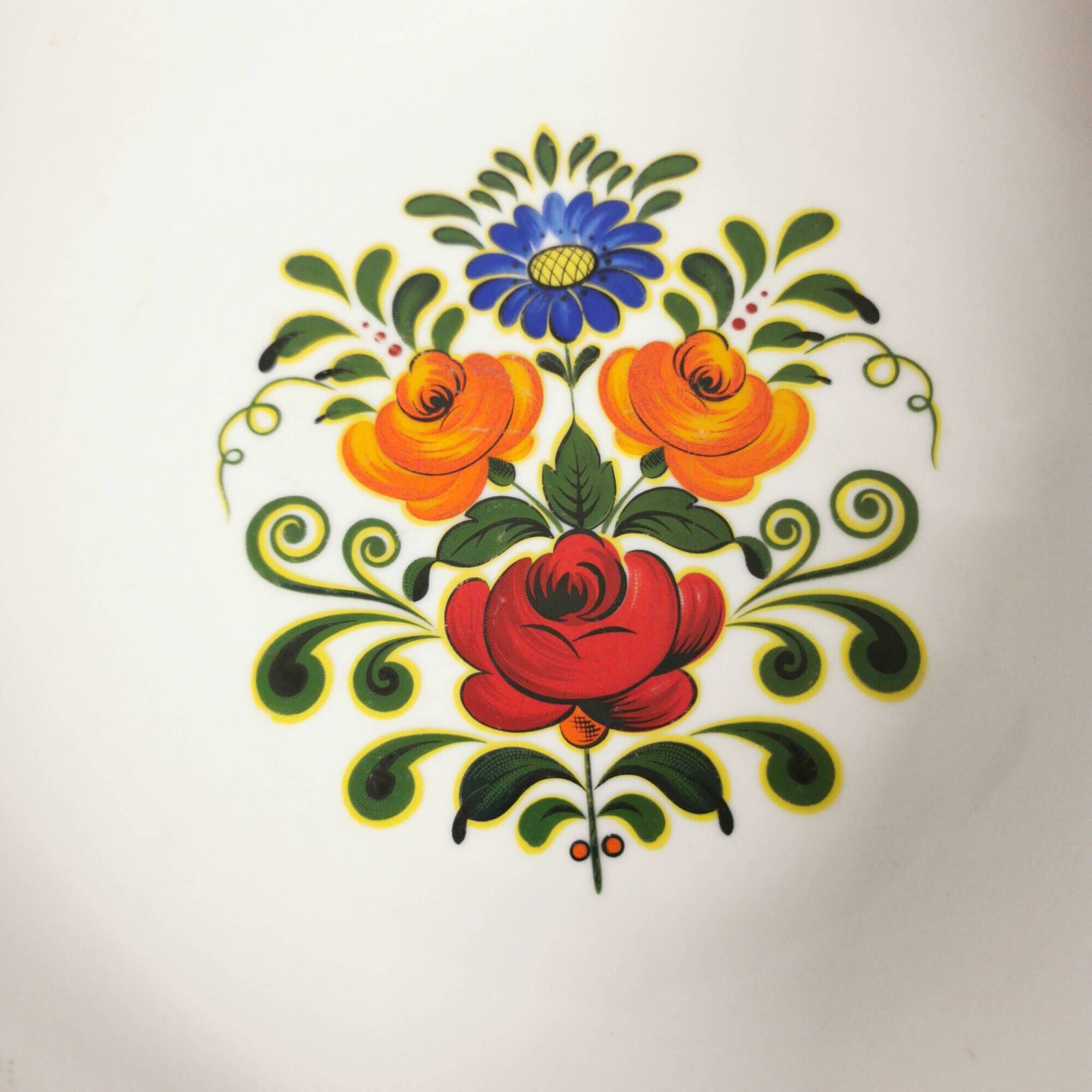 Shallow porcelain dish by Winterling with floral decoration.