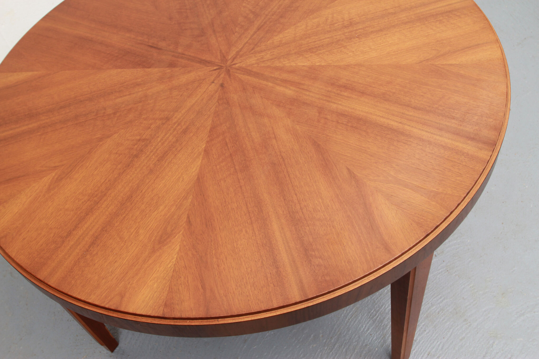 1950s round coffeetable in walnut