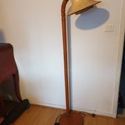 Articulated floor lamp in Scandinavian pine from the 1960s.