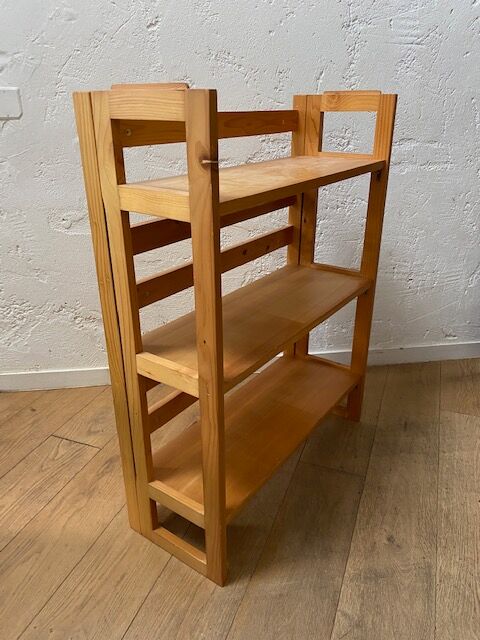 Bookcase wooden shelf