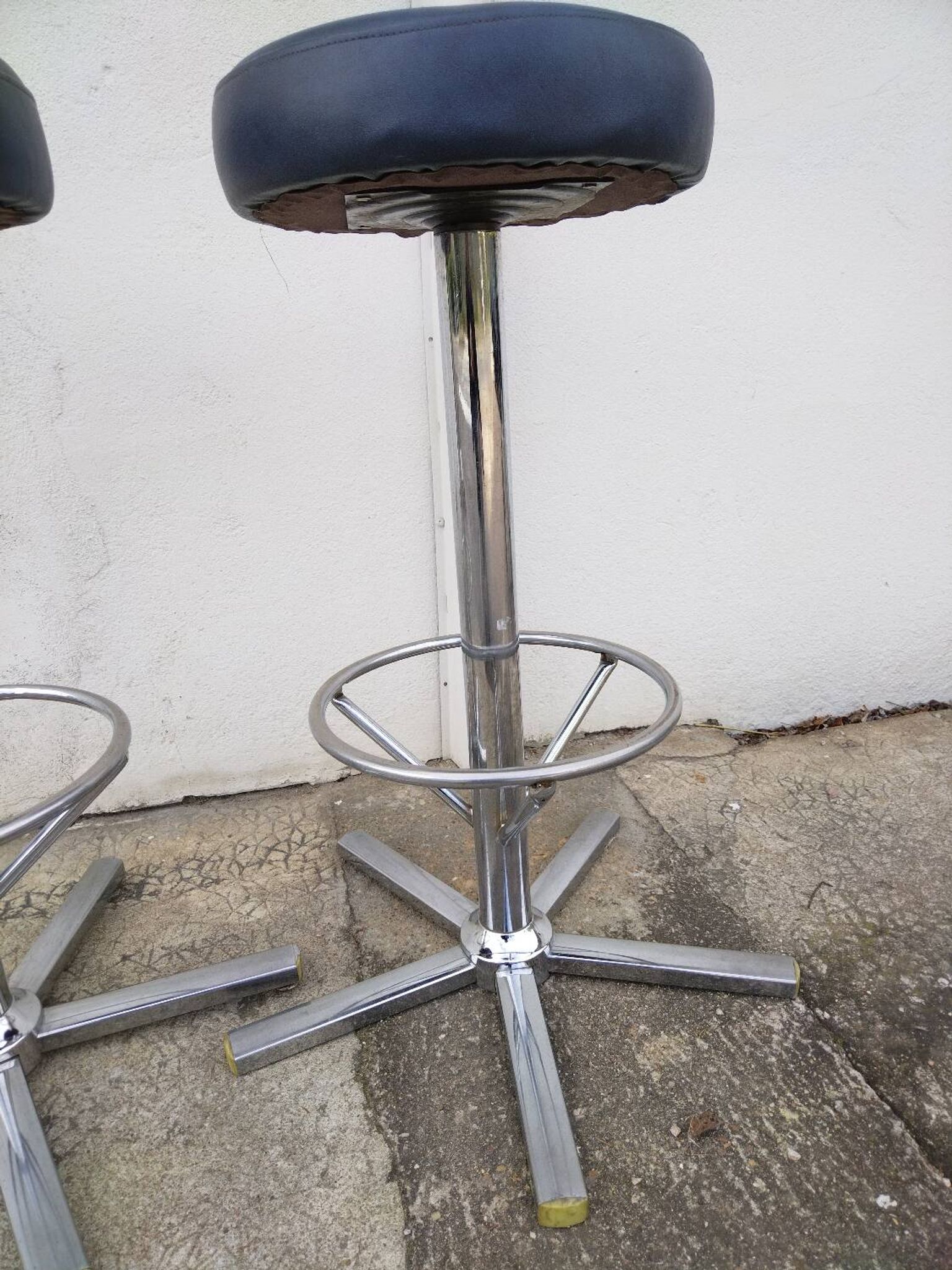 Bar stool design