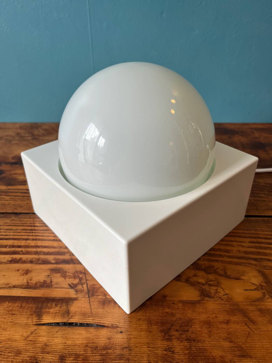 Lampe à poser globe
