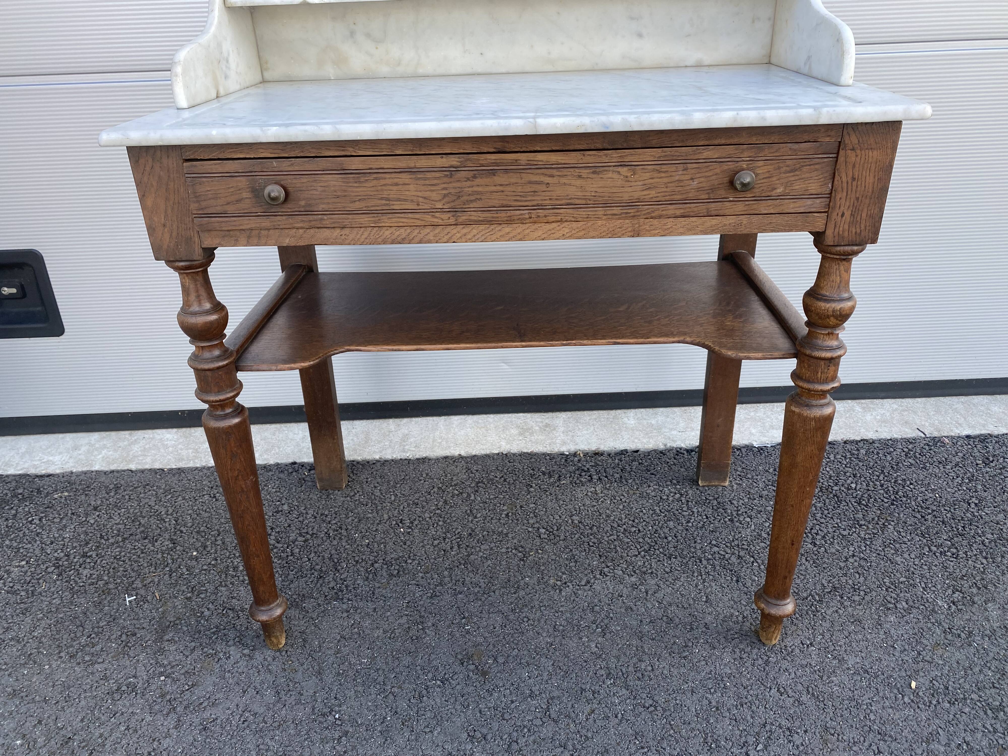 Dressing table Toilet table with white marble