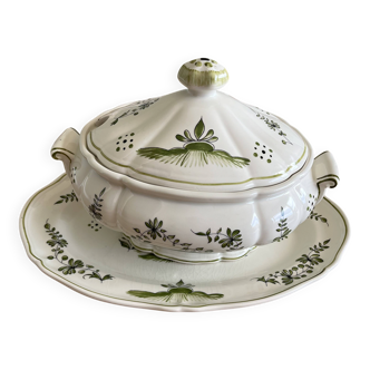 Complete Longchamp soup tureen
