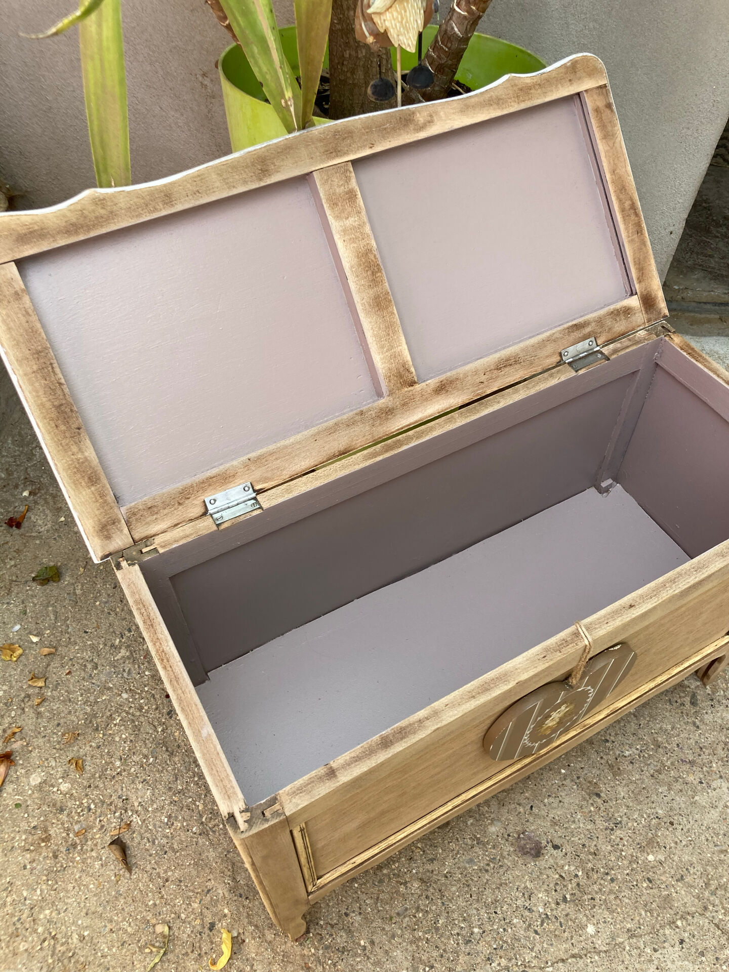 Very nice vintage heart toy chest in L. Ashley removable style.