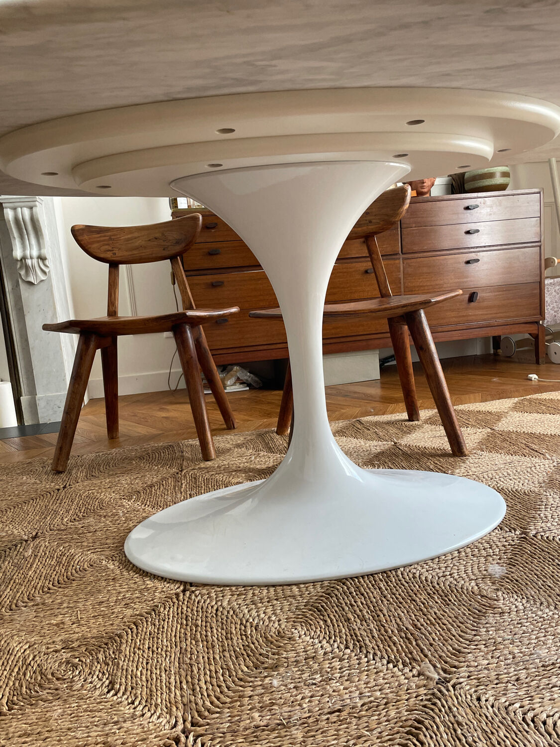 Tulip dining table