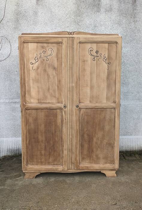 Wardrobe, removable wardrobe