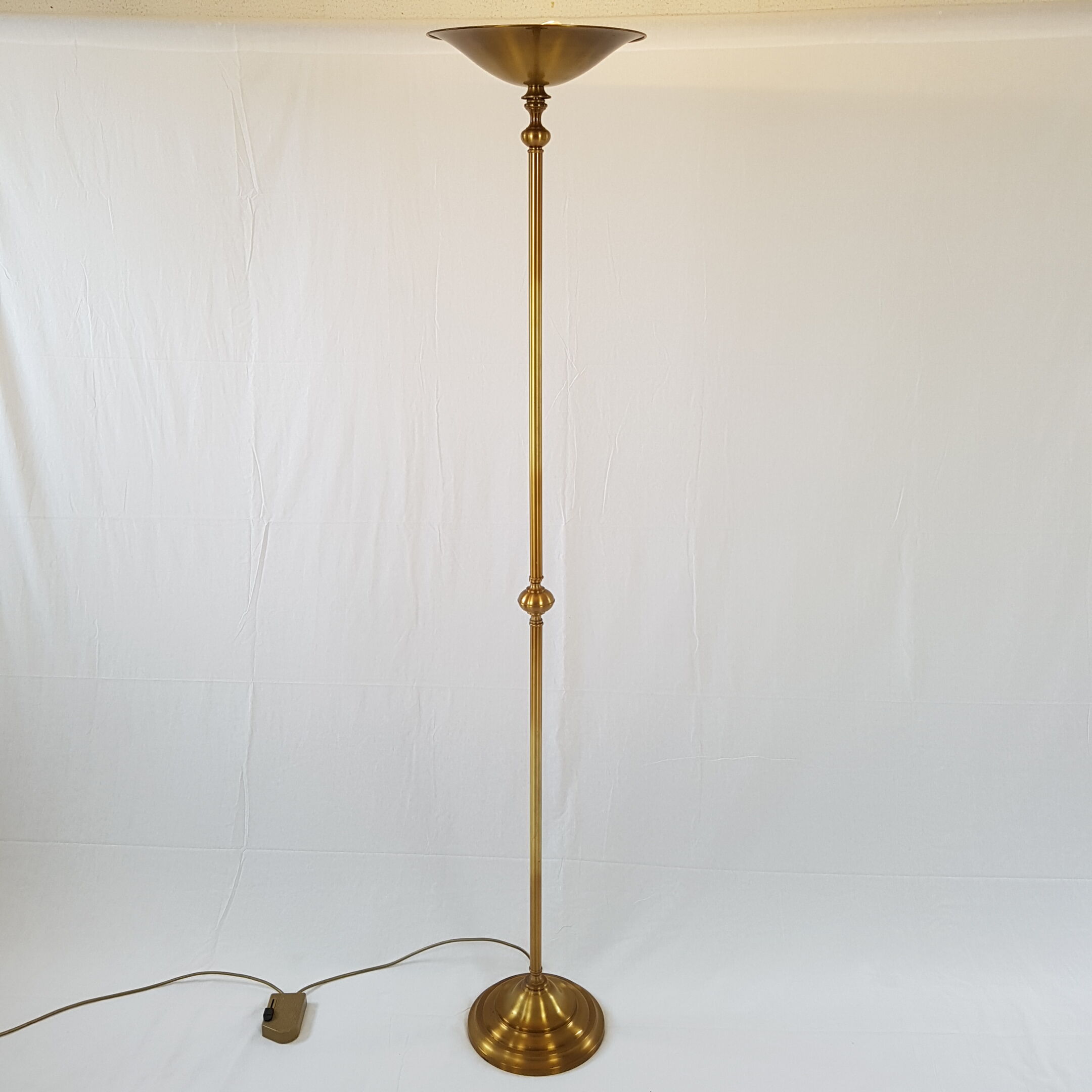 Lampadaire doré Lucien Gau Paris 1980
