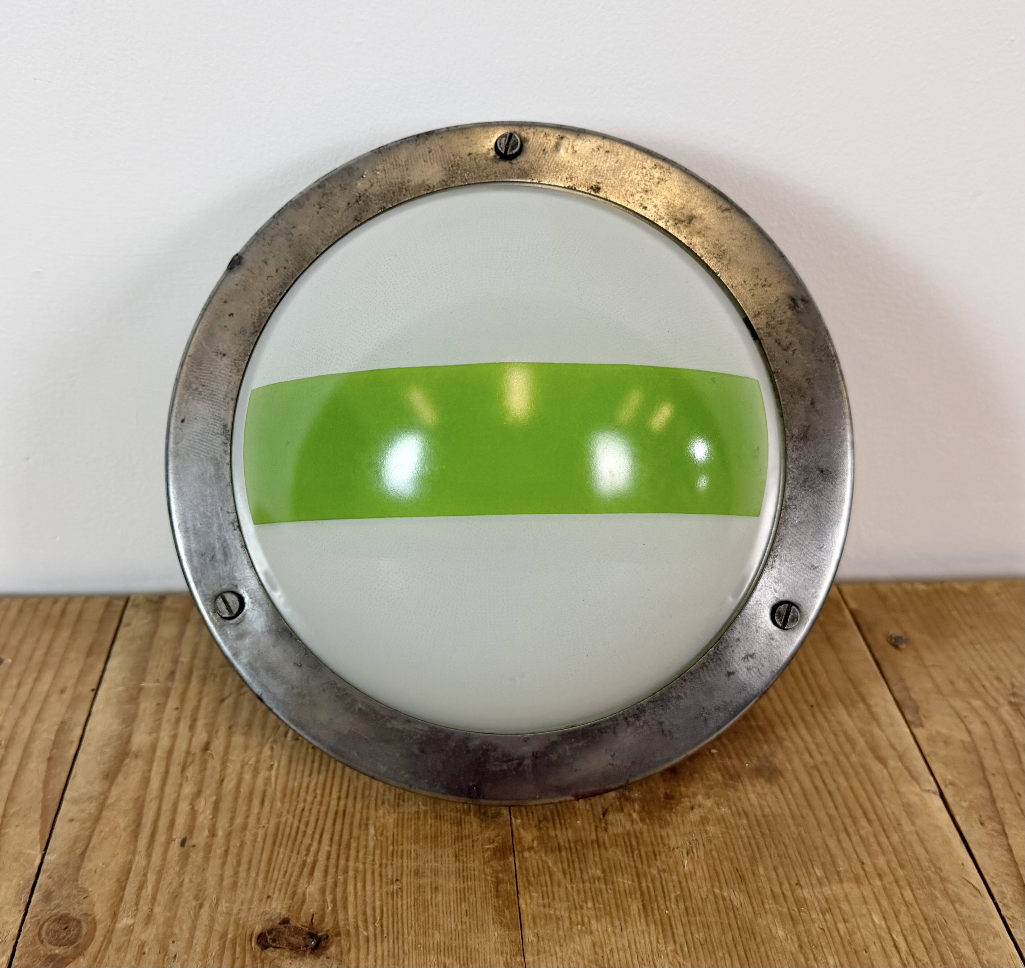 Lumière d'urgence vintage murale ou de plafond, années 1970