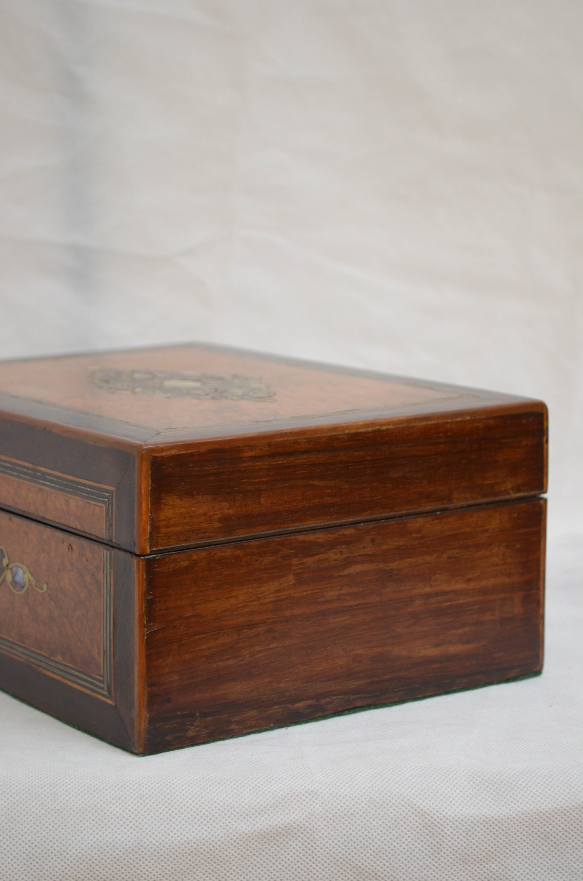 Victorian jewellery box in amboyna