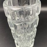 Vase en verre à facettes