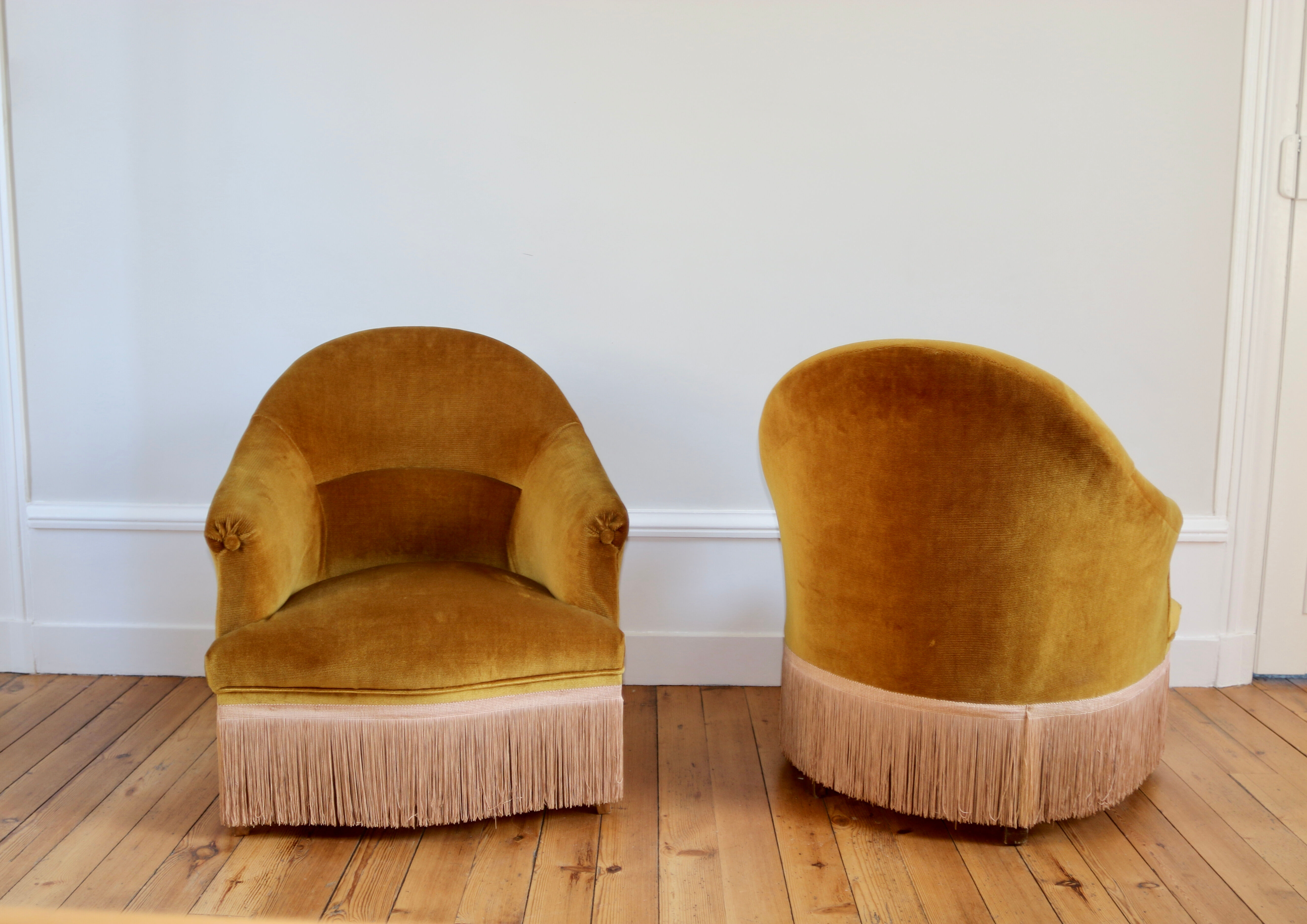 Pair of 1950 gold velvet toad chairs