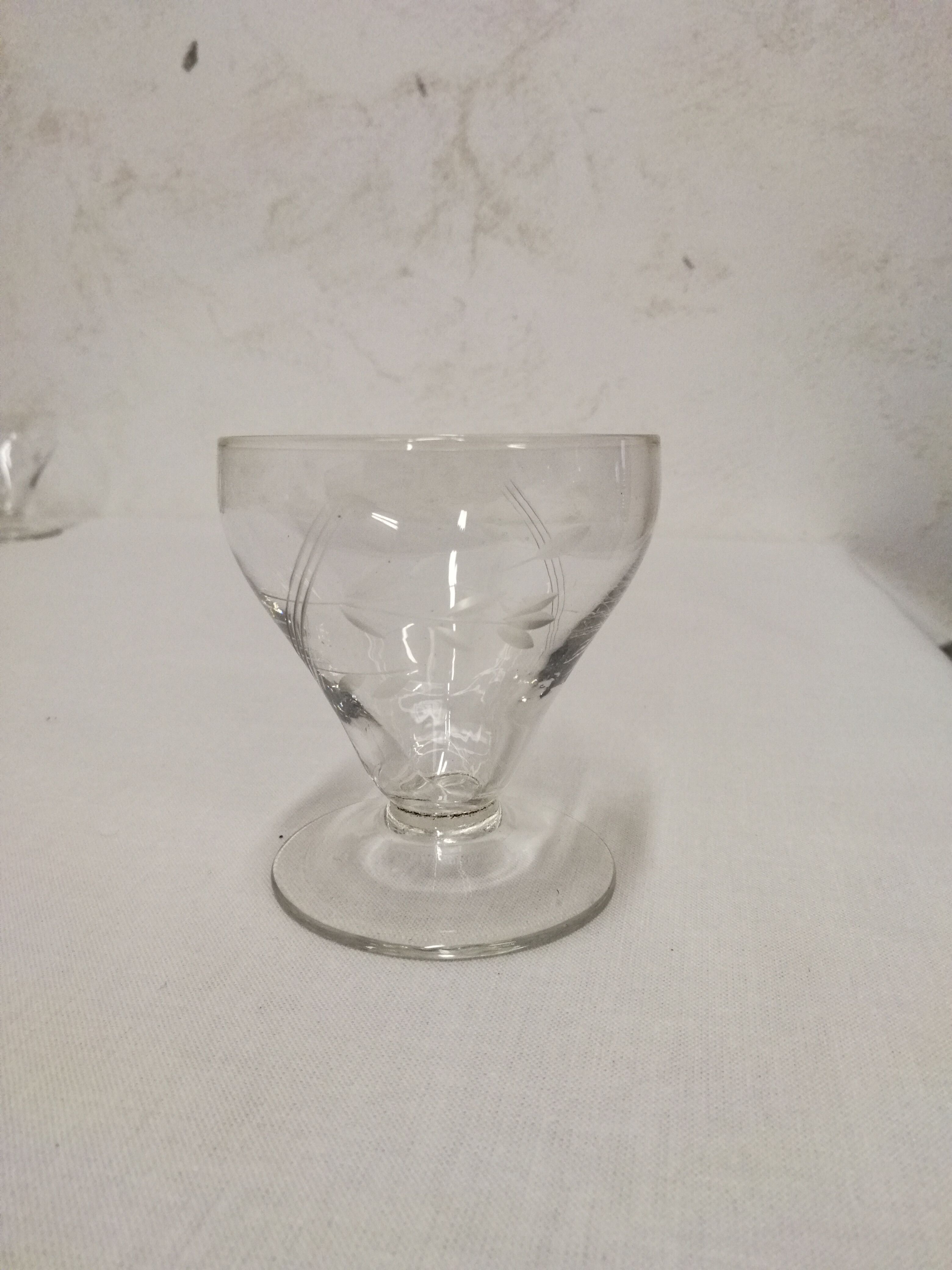 12 engraved fine glass aperitif / liqueur glasses