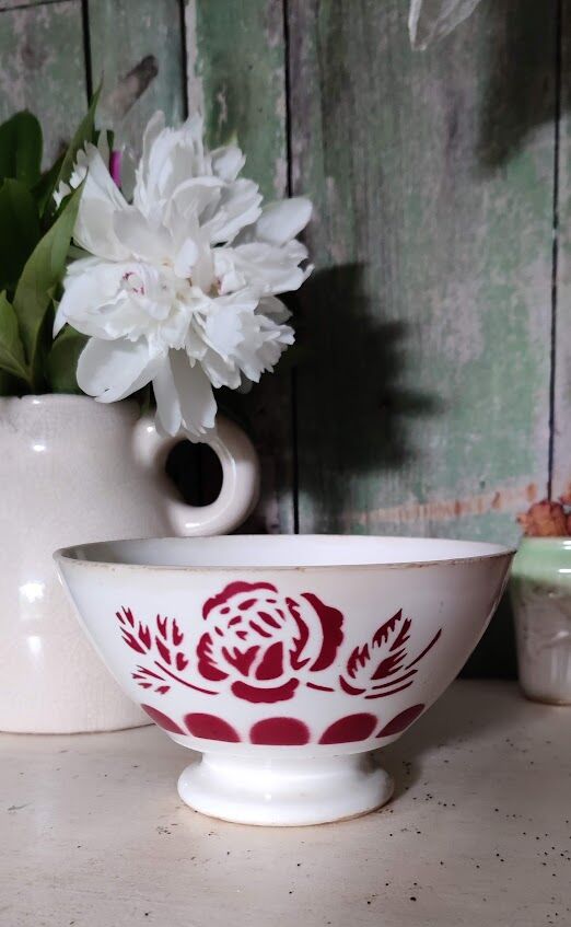 bowl in Digoin style