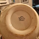 Old tureen of the faiencerie of Castres :Chevrefeuille