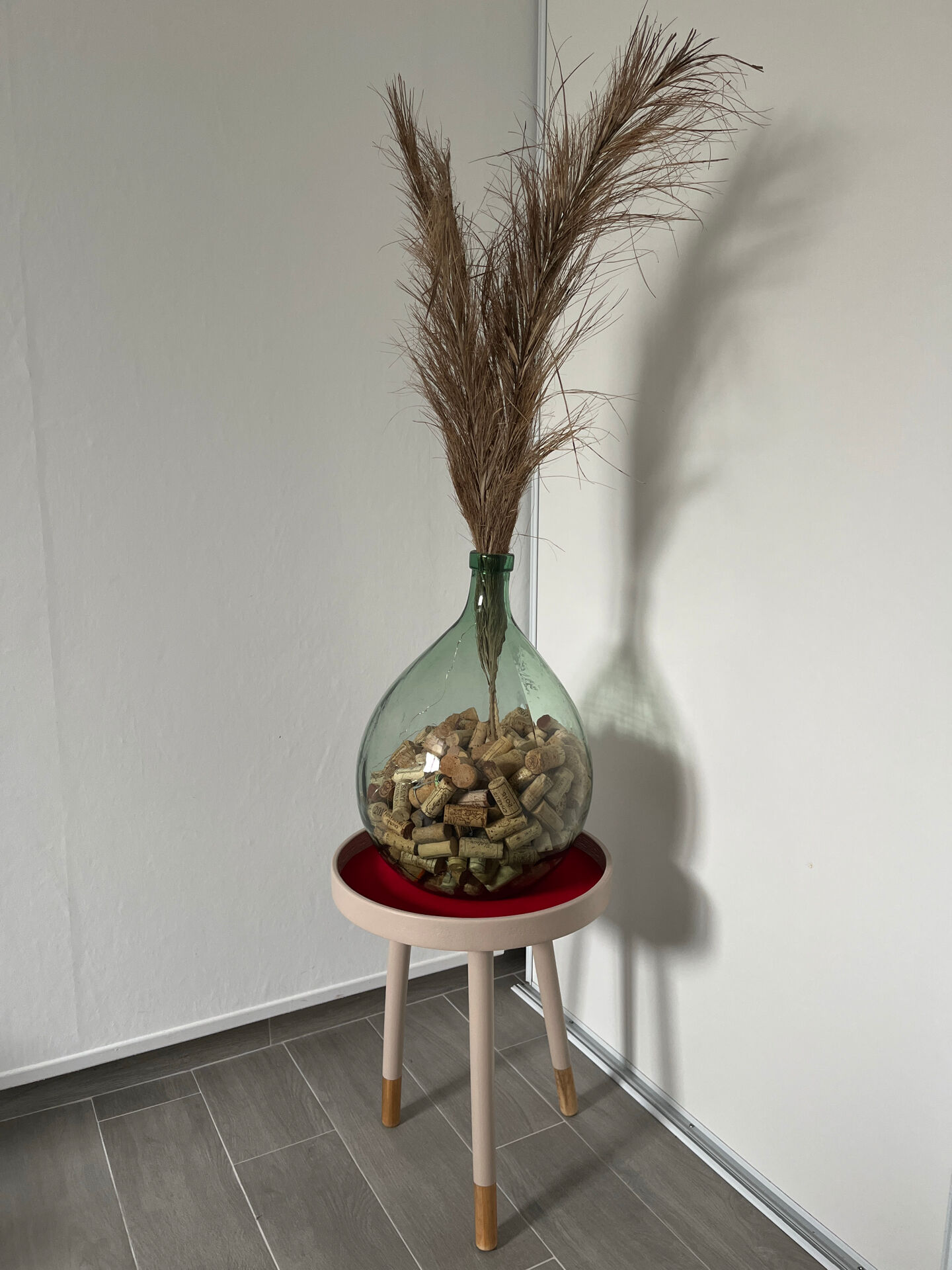 Side table / pedestal - Scandinavian style