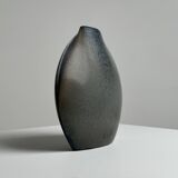 Porcelain vase by Benoît Montreau