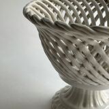 Cut in braided earthenware. Perfect condition.