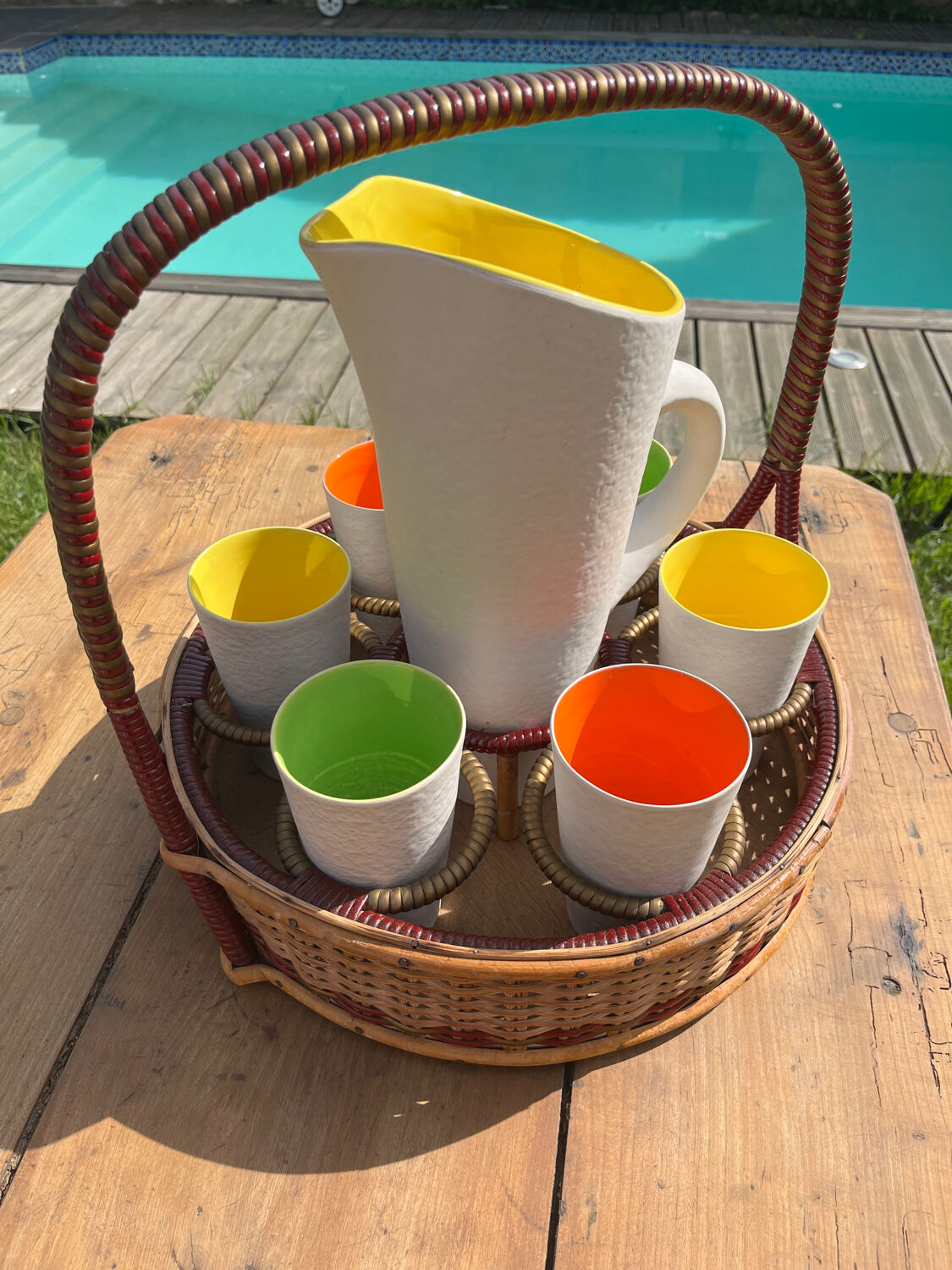 Jug and glasses for orangeade service