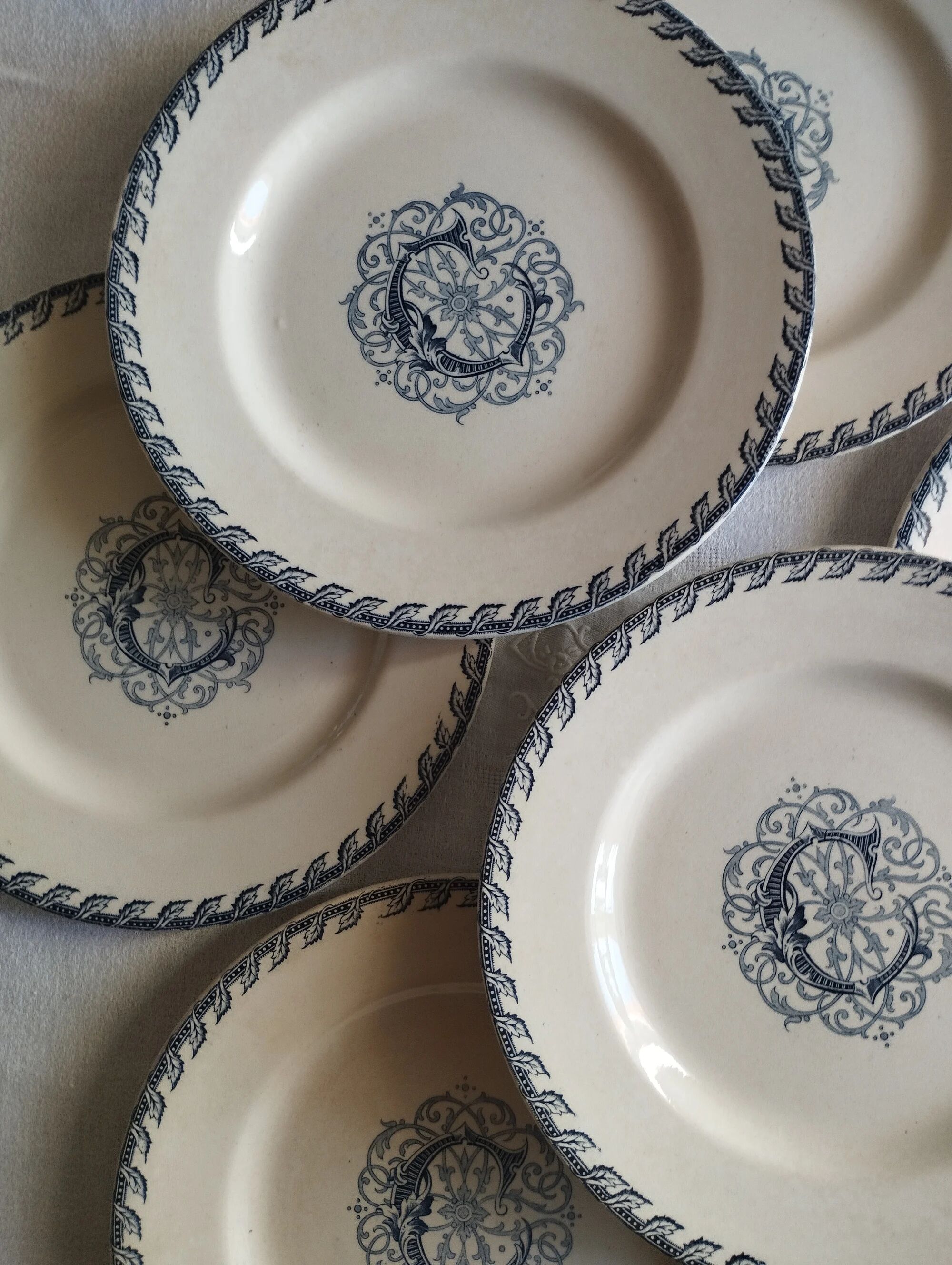 KG Lunéville - 6 flat plates made of ironstone monogrammed "C"