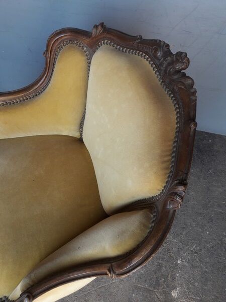 Bergere Louis XV ep 1930/40 walnut gondola