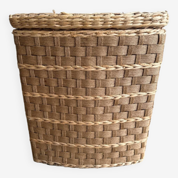 Raffia basket