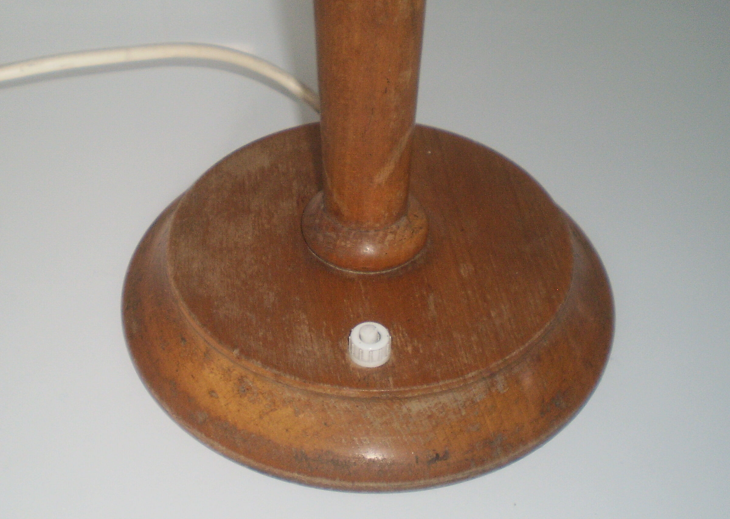 Wooden lamp foot