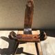 Chaise tripode bois sculpté vintage