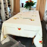 Vintage tablecloth set and 10 fine embroidered linen napkins, 270x165.