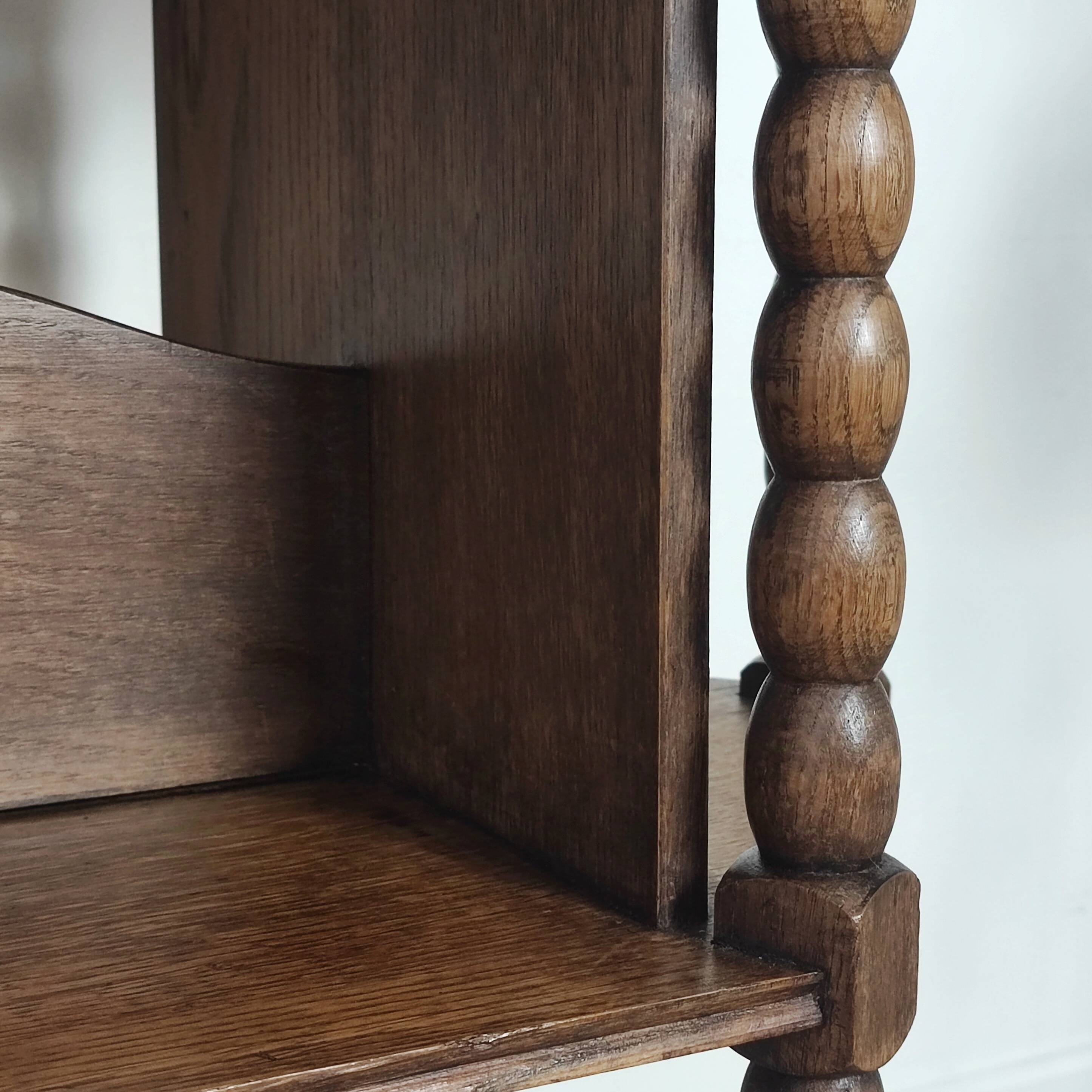 Pedestal table, oak side table