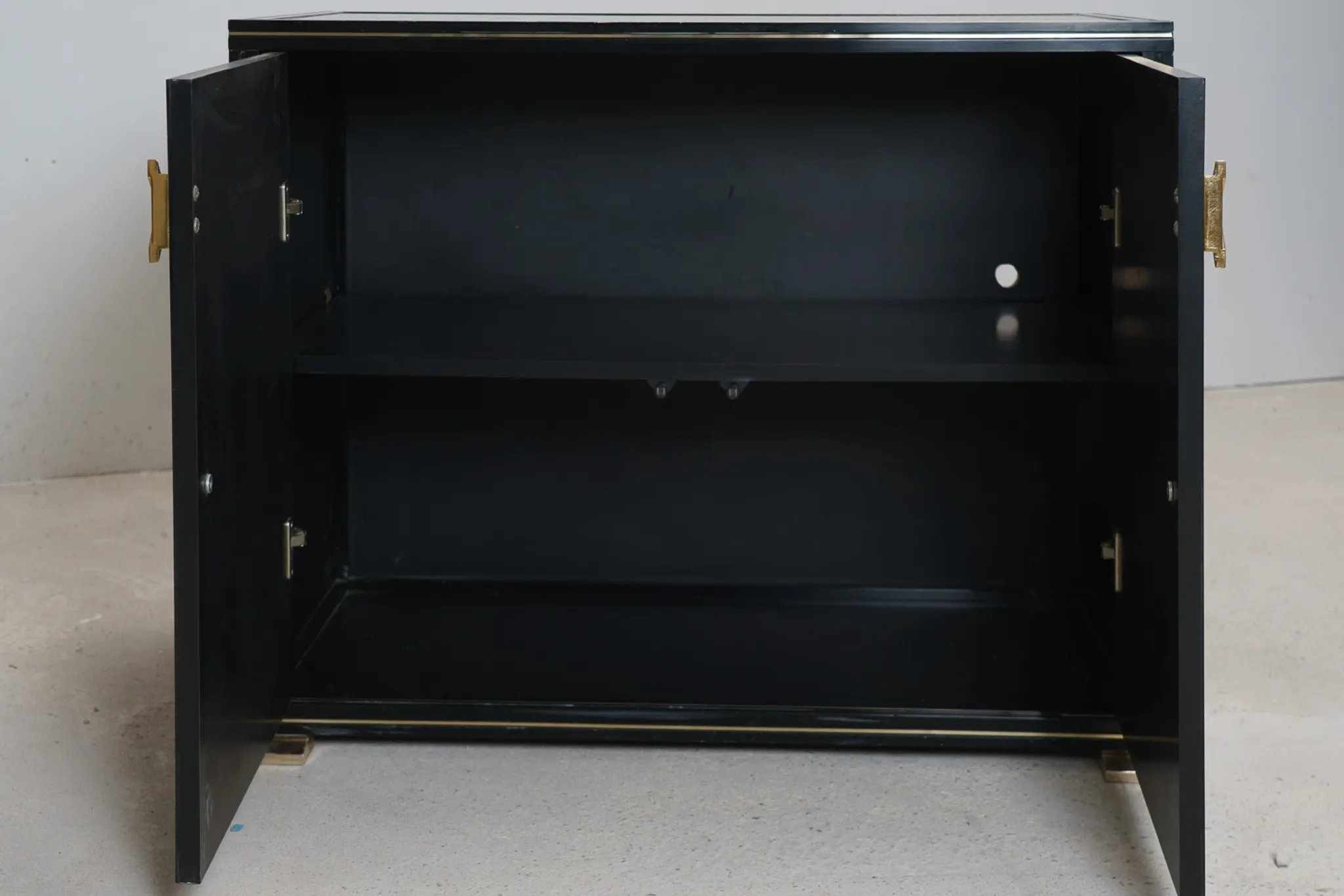 Small buffet Pierre Vandel black lacquered
