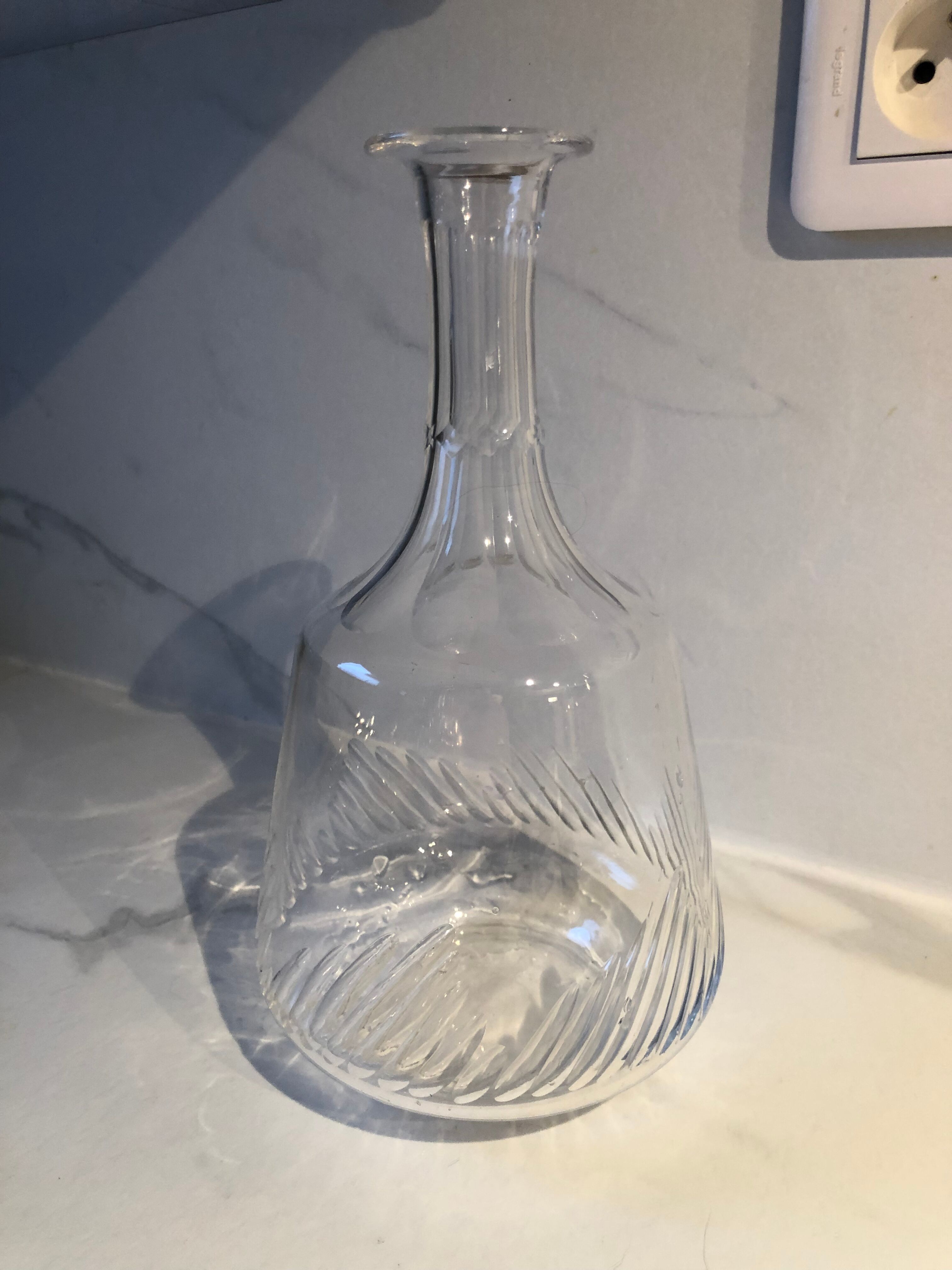 Carbed glass decanter