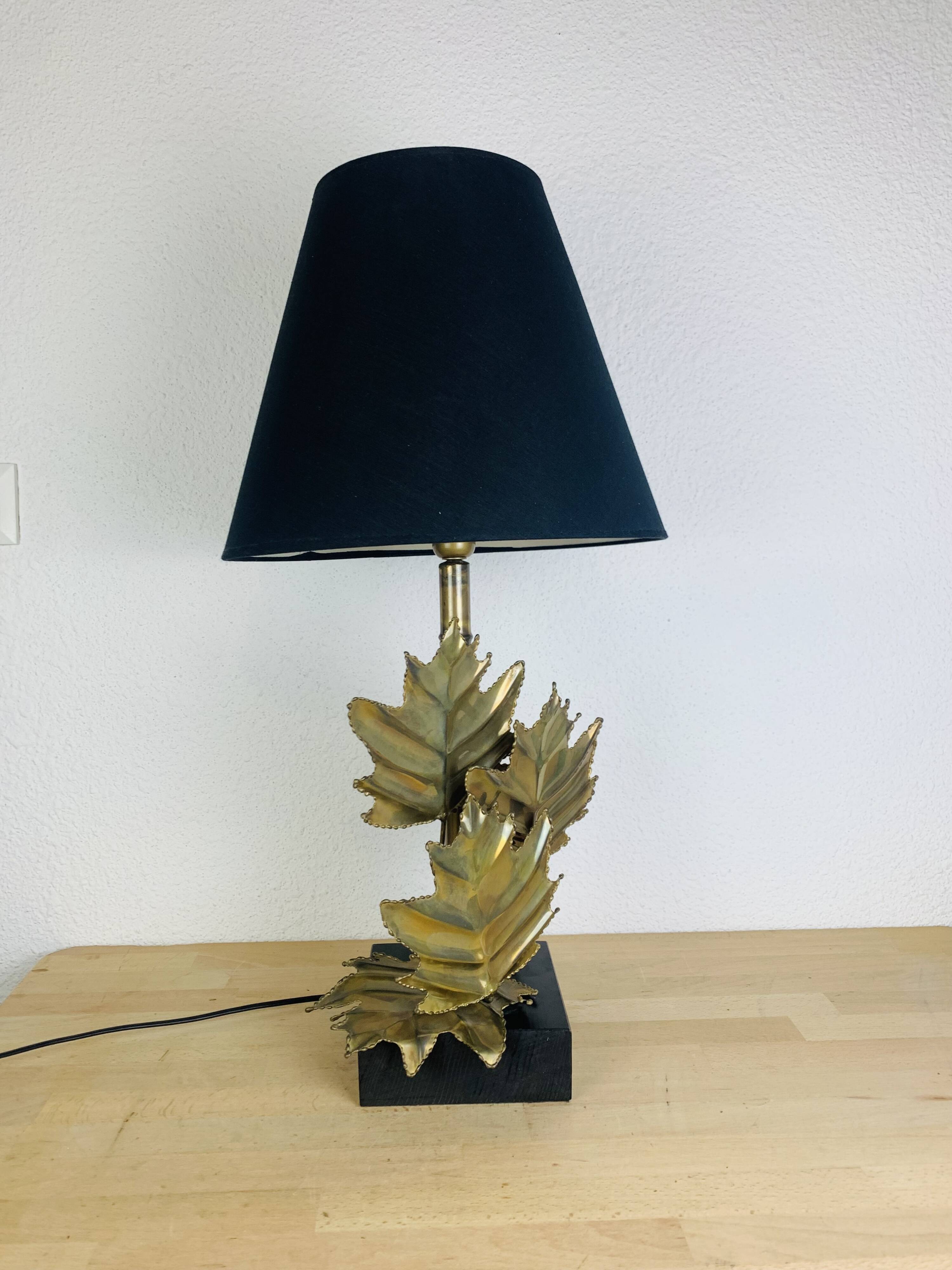 Bamboo and gold leaf lamp, Hollywood Regency style, 1970s