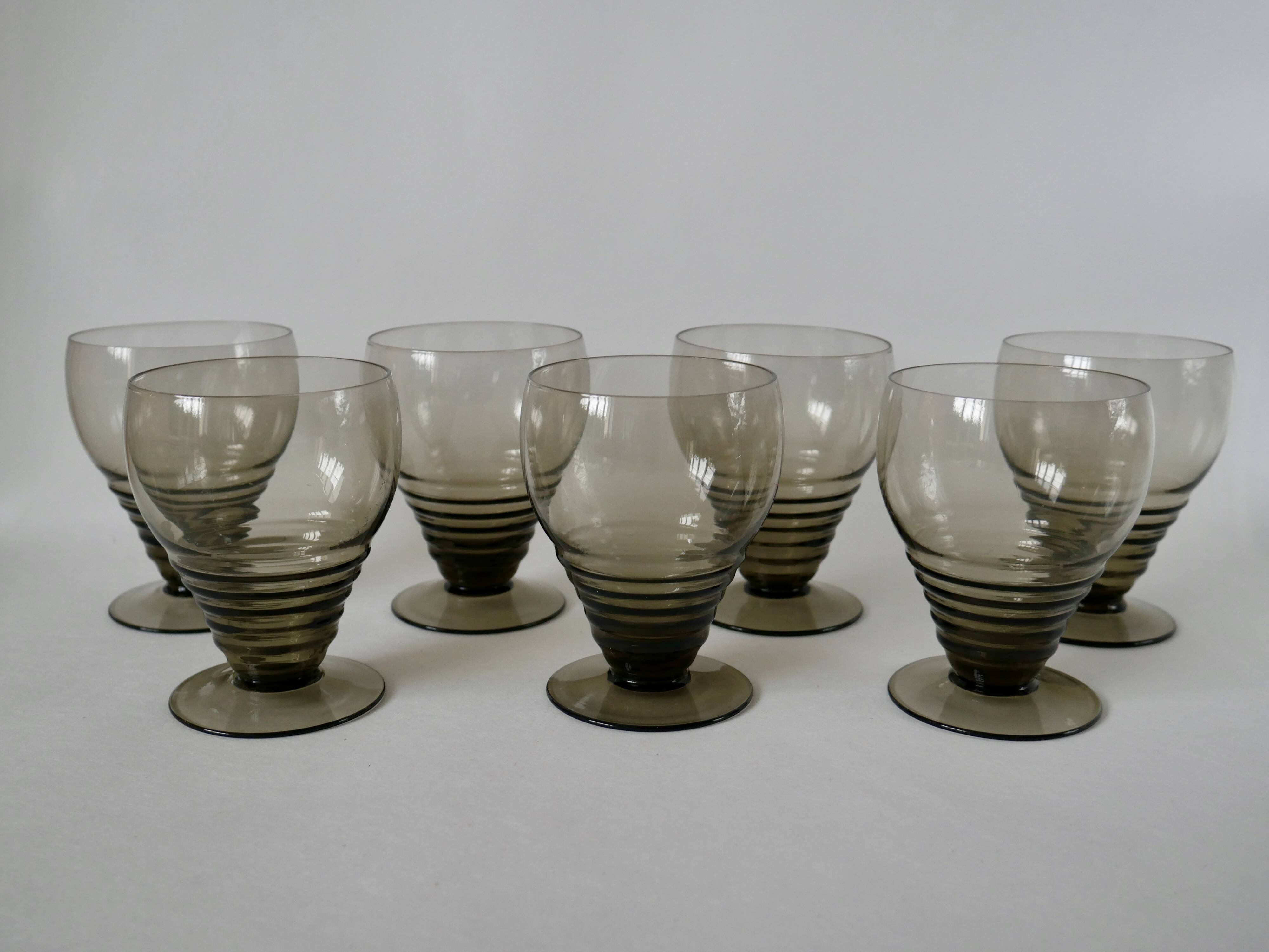 Set of 7 large art deco design wine glasses in smoked glass from the 30s and 40s