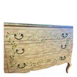 Provençal style chest of drawers