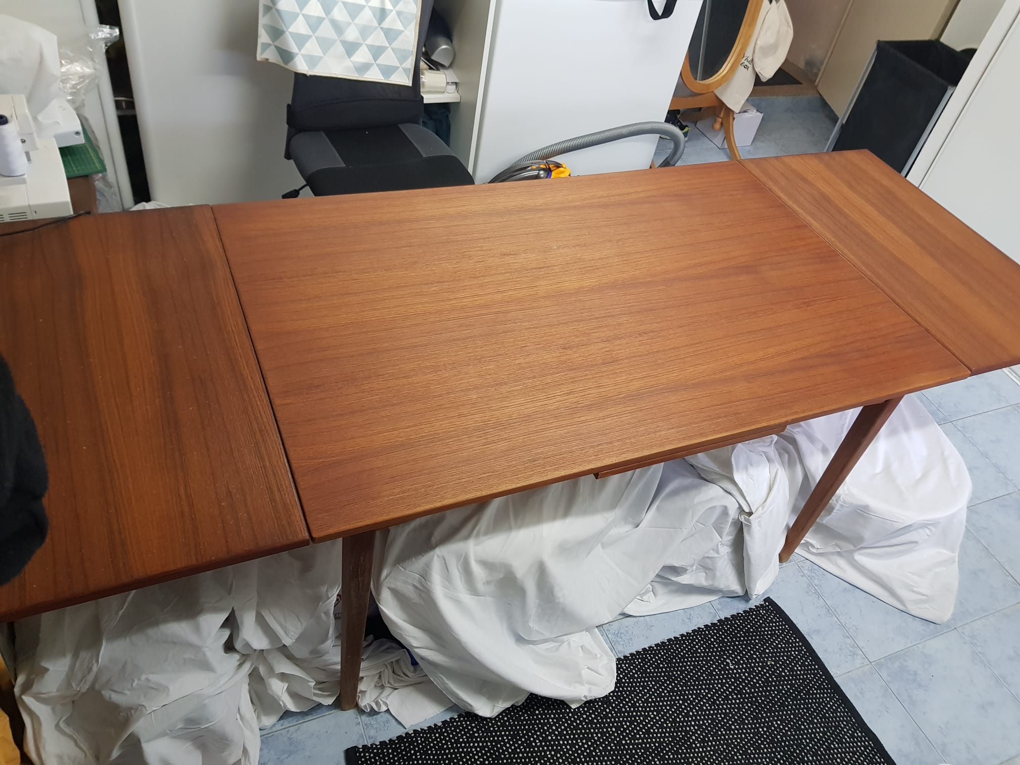 Scandinavian breakfast table in solid teak 1960 with 2 sliding extensions