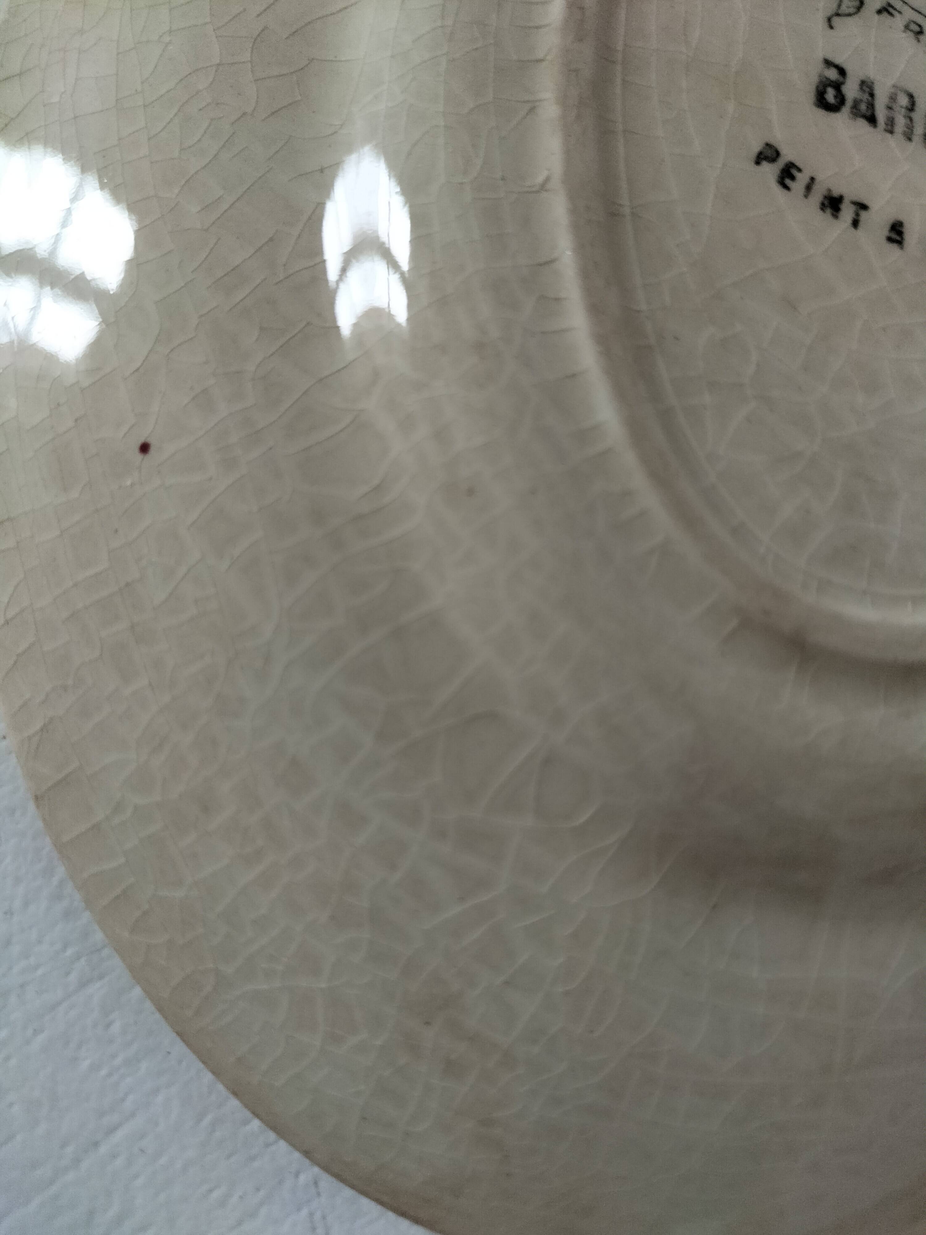 Pair of Gien dishes model Barbizon, hand-painted floral decoration, 1930s-40s.