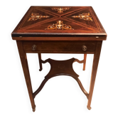 "Handkerchief" game table