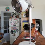 Eyeball desk lamp adjustable and steerable