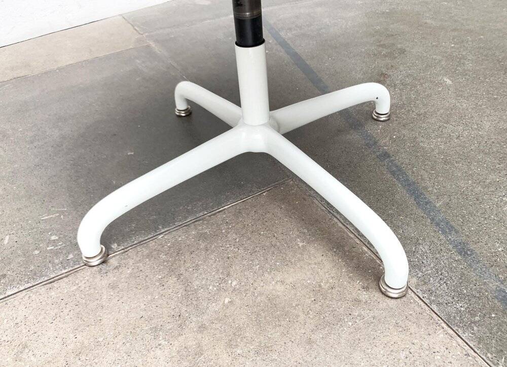 Space Age 2038 swivel armchair by Bruce Hannah & Andrew Morrison for Knoll International, 1970s.