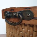 Wood and wicker pan
