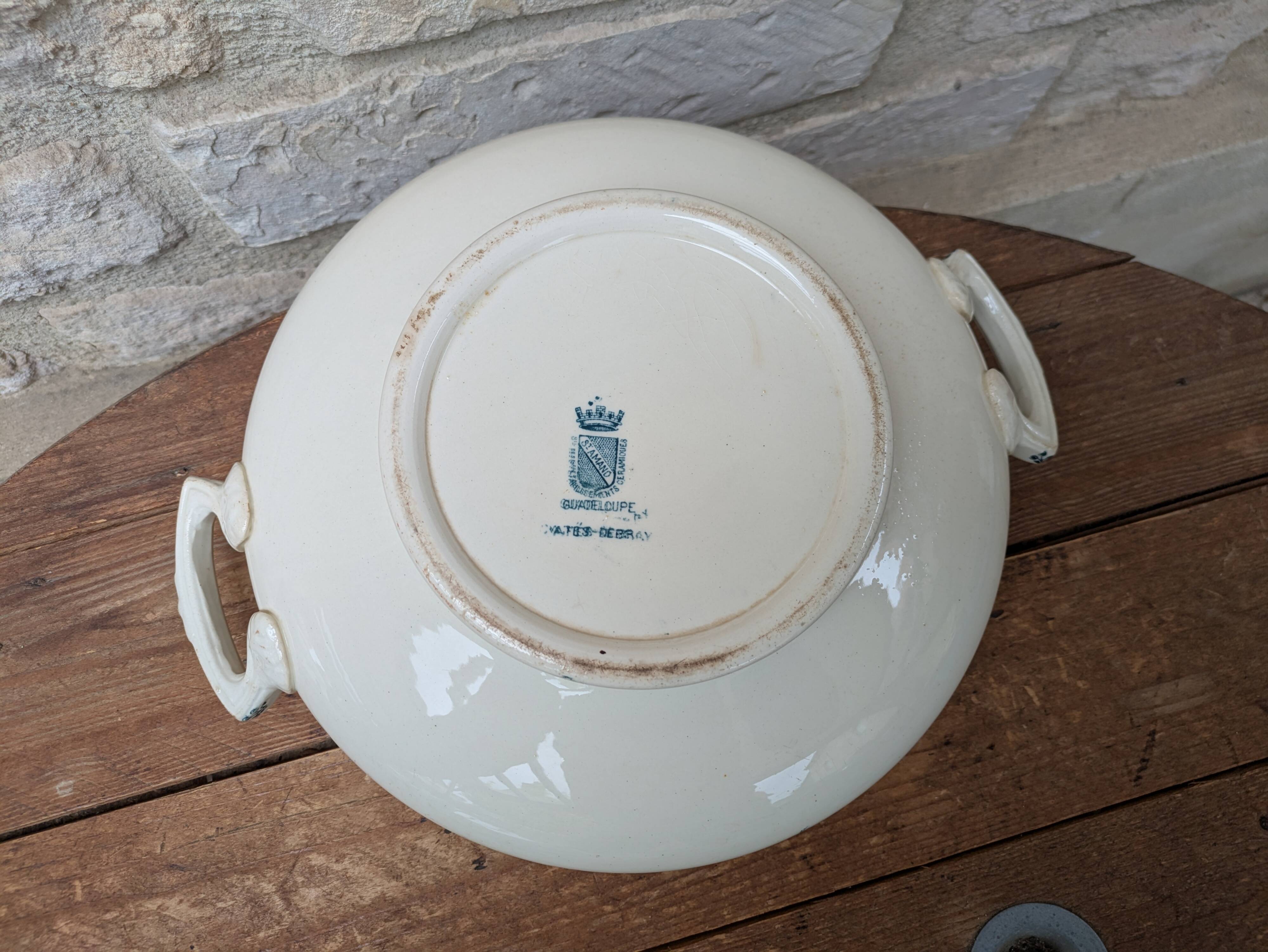 Saint Amand soup tureen model Guadeloupe with a floral decoration in Terre de Fer.