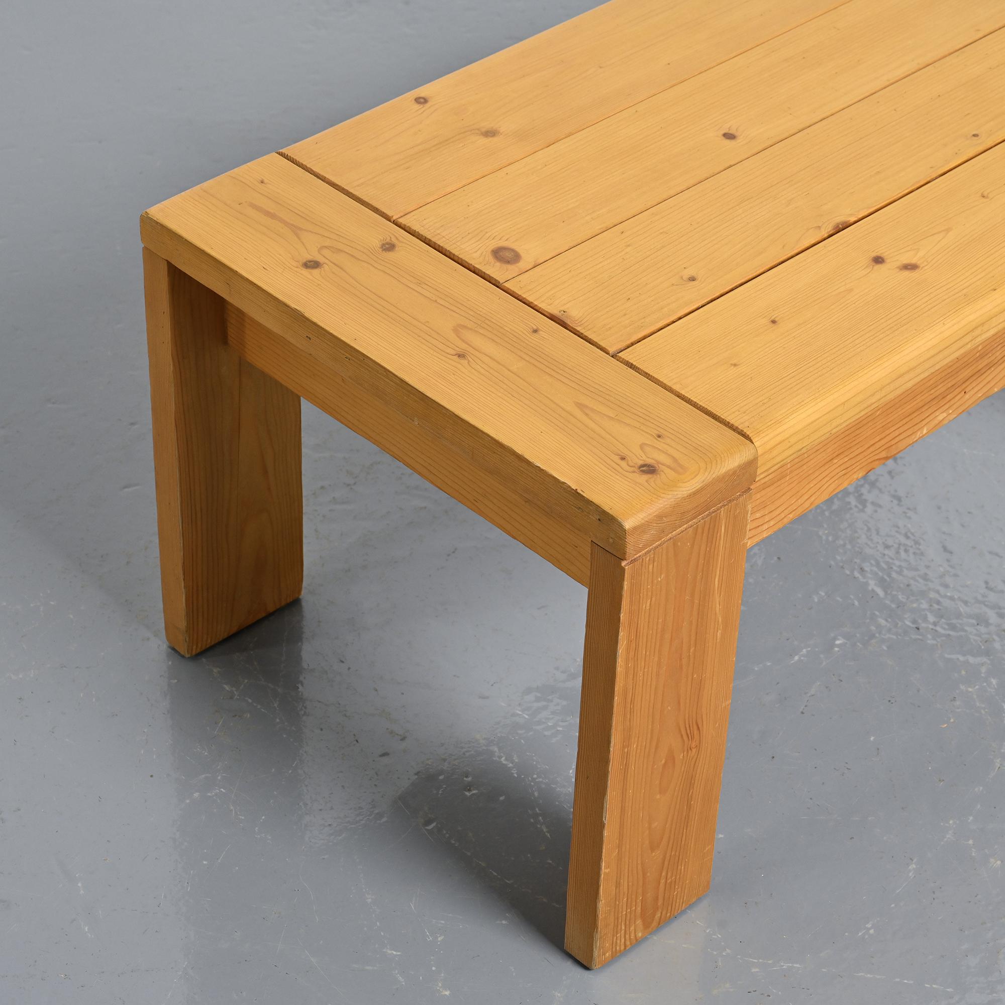 Table basse en pin Les Arcs, circa 1970