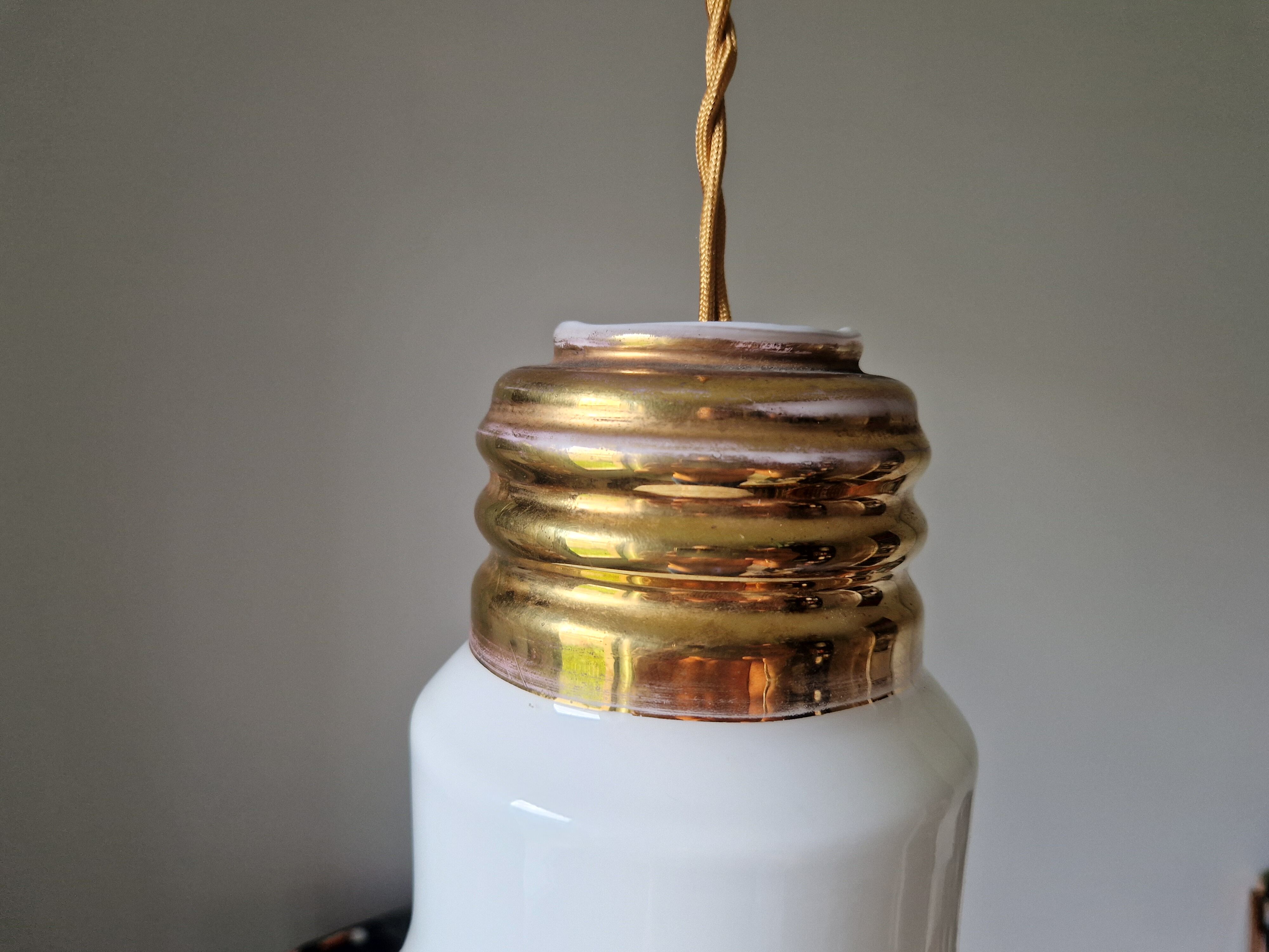 Suspension ampoule en opaline vintage